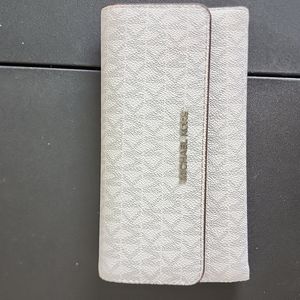Micheal Kors Folio Wallet